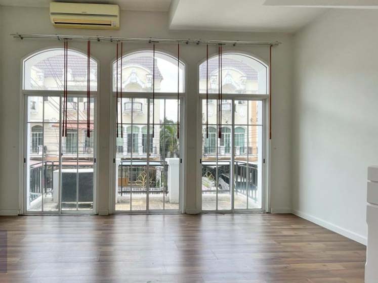 Townhouse in Rama 9 